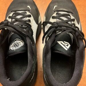 Nike Giannis Freak 5 Big Kid Black and Gray Athletic Shoes